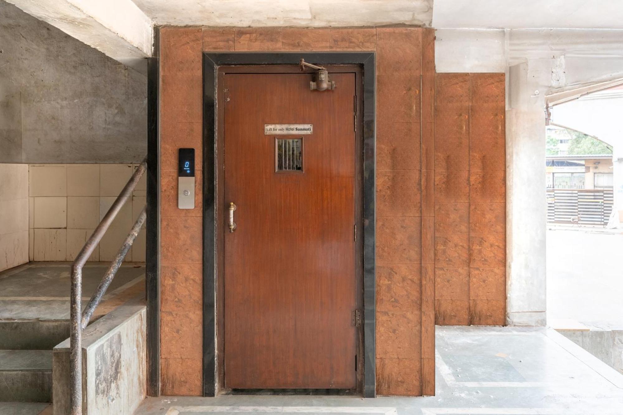 Hotel Sanmati Amhedabad Dış mekan fotoğraf