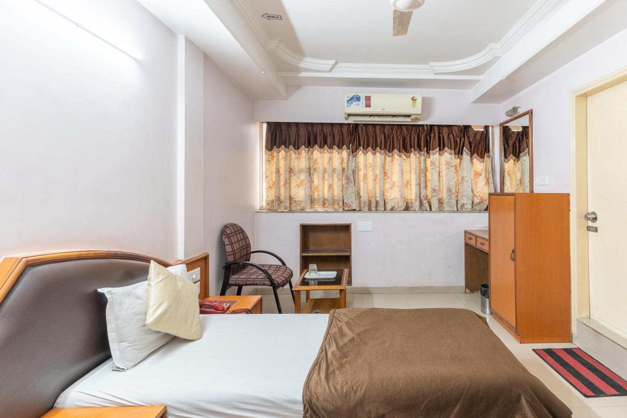 Hotel Sanmati Amhedabad Dış mekan fotoğraf