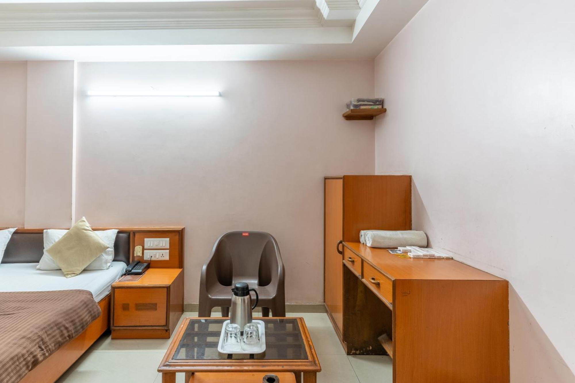 Hotel Sanmati Amhedabad Dış mekan fotoğraf