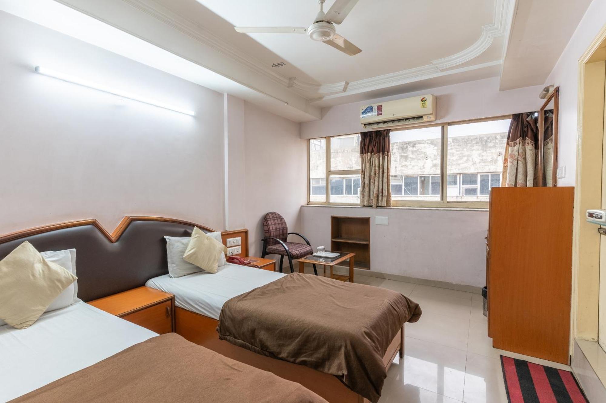 Hotel Sanmati Amhedabad Dış mekan fotoğraf