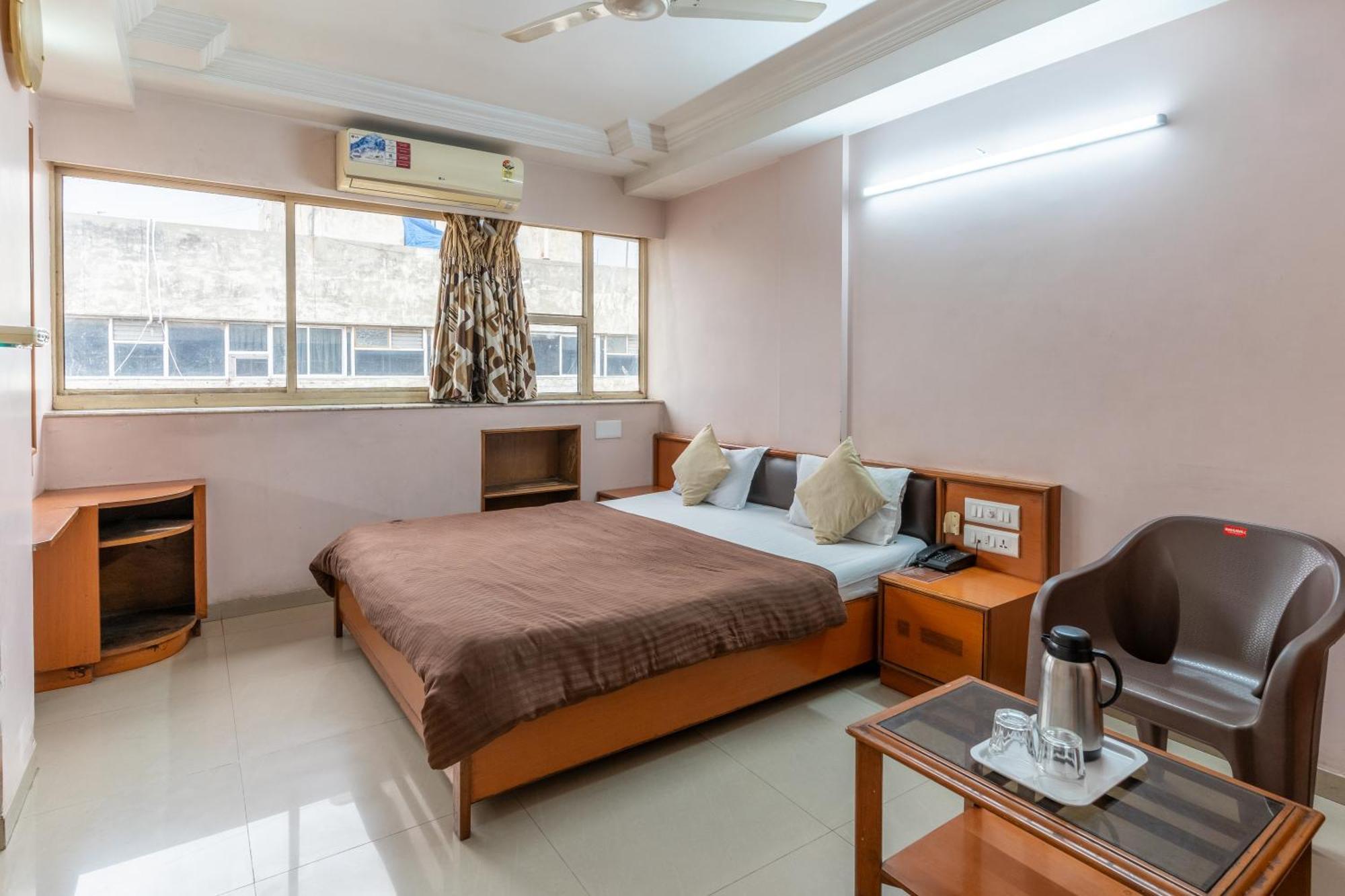Hotel Sanmati Amhedabad Dış mekan fotoğraf