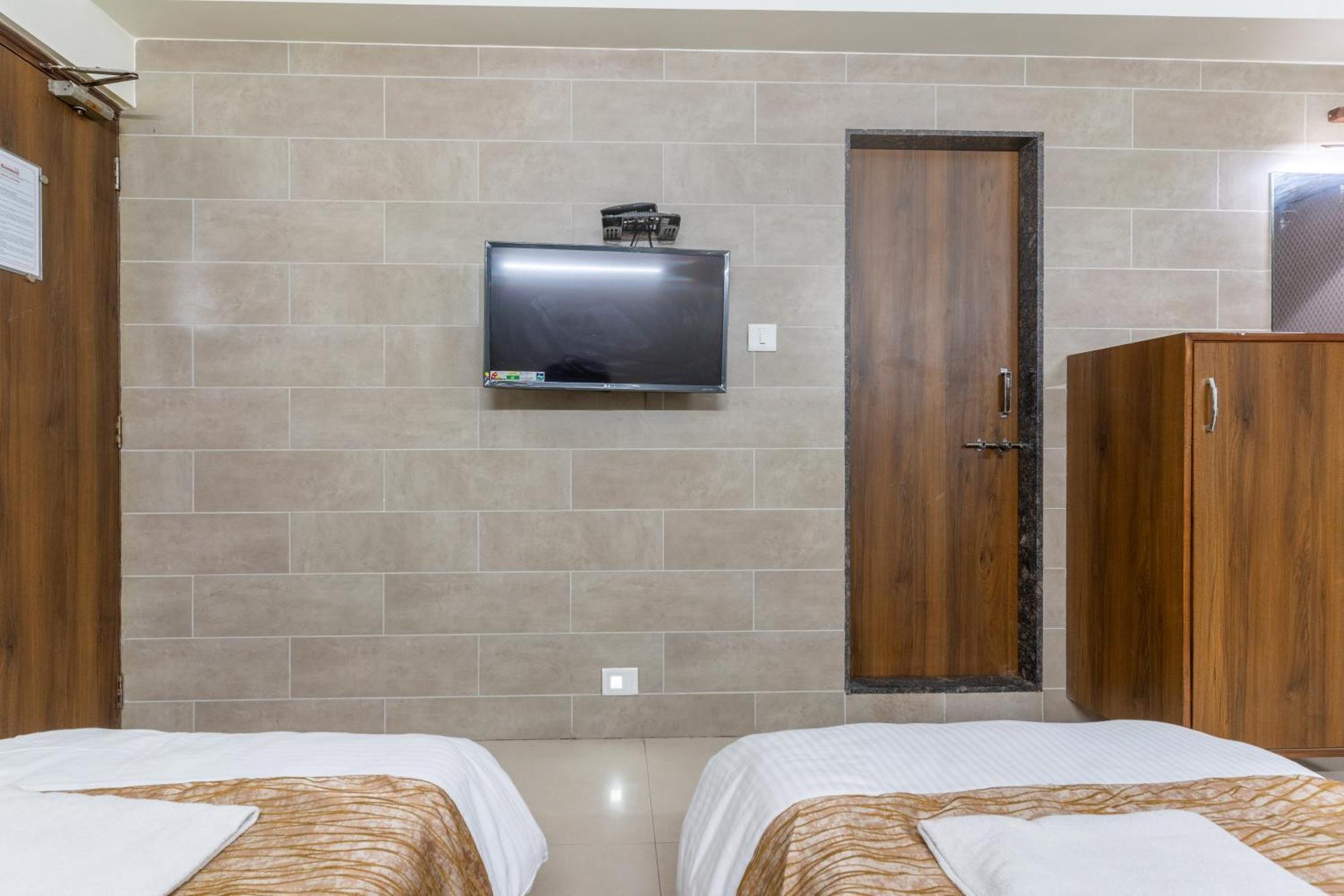 Hotel Sanmati Amhedabad Dış mekan fotoğraf