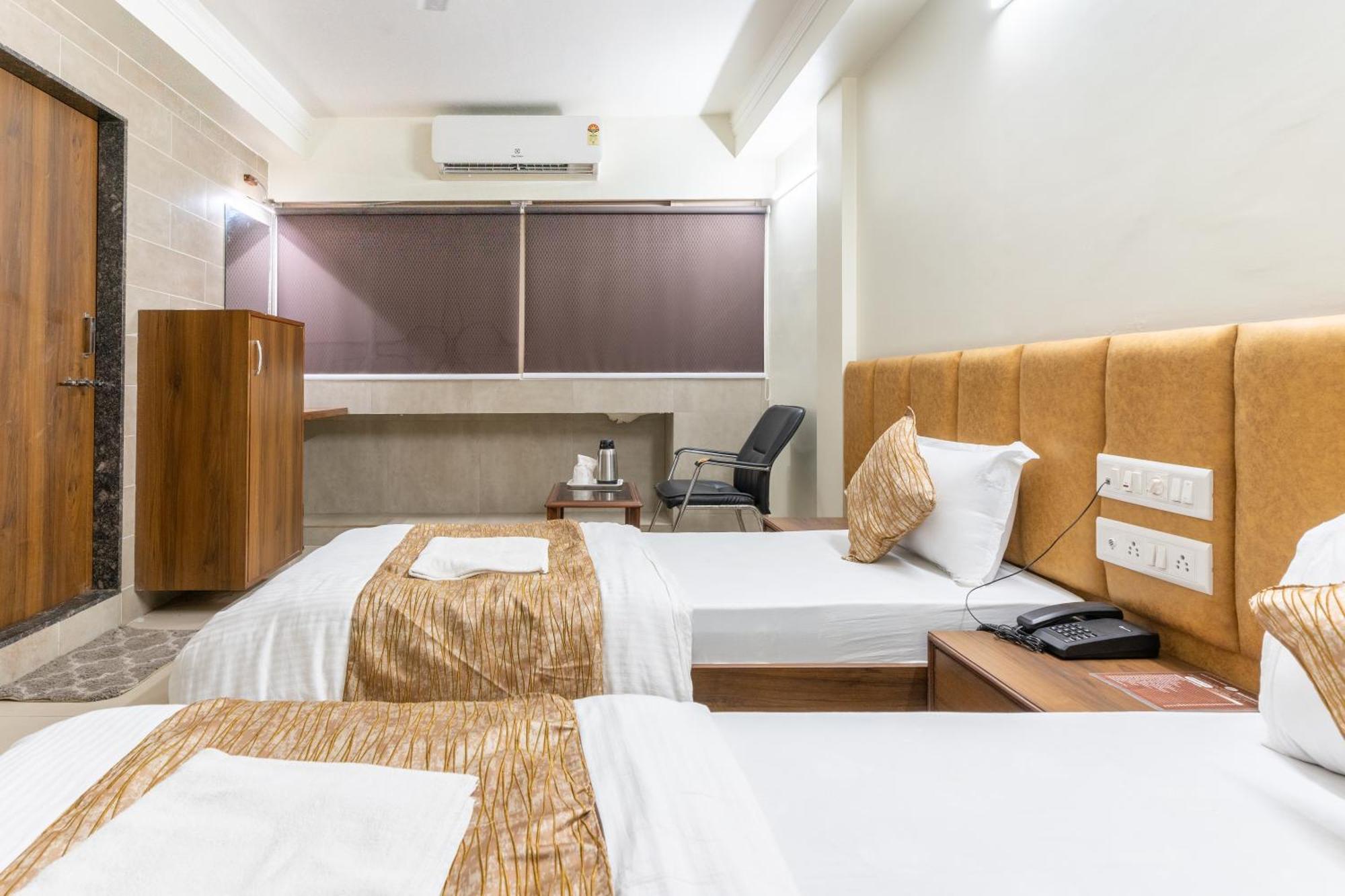 Hotel Sanmati Amhedabad Dış mekan fotoğraf